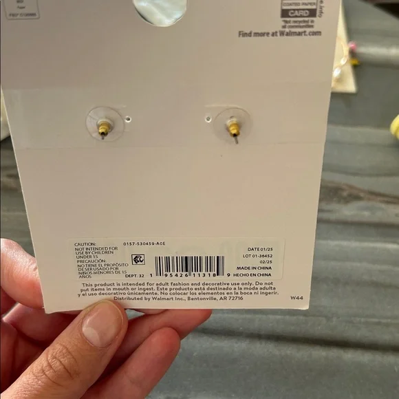 Time and Tru Black and Gold Statement Earrings - Picture 4 of 4